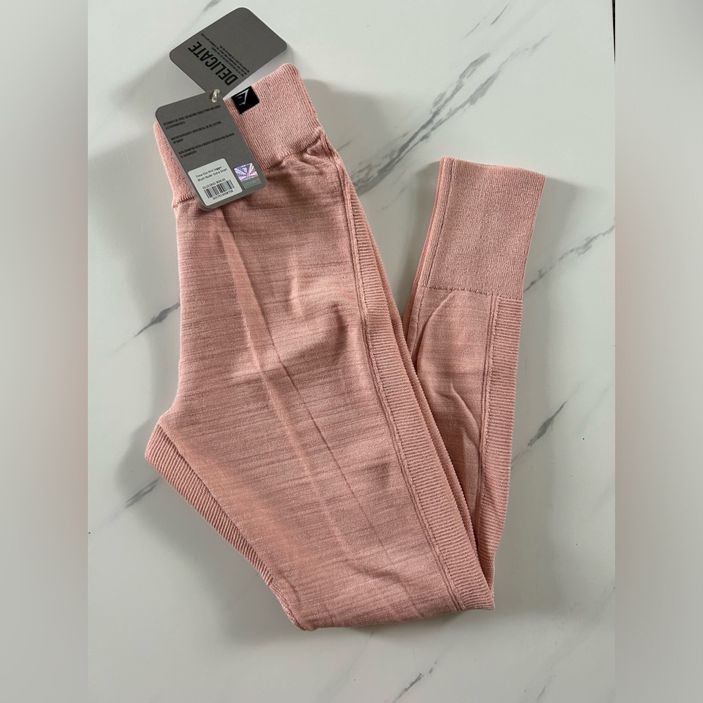 Gymshark time-out knit jogger in blush nude size XS. NWT